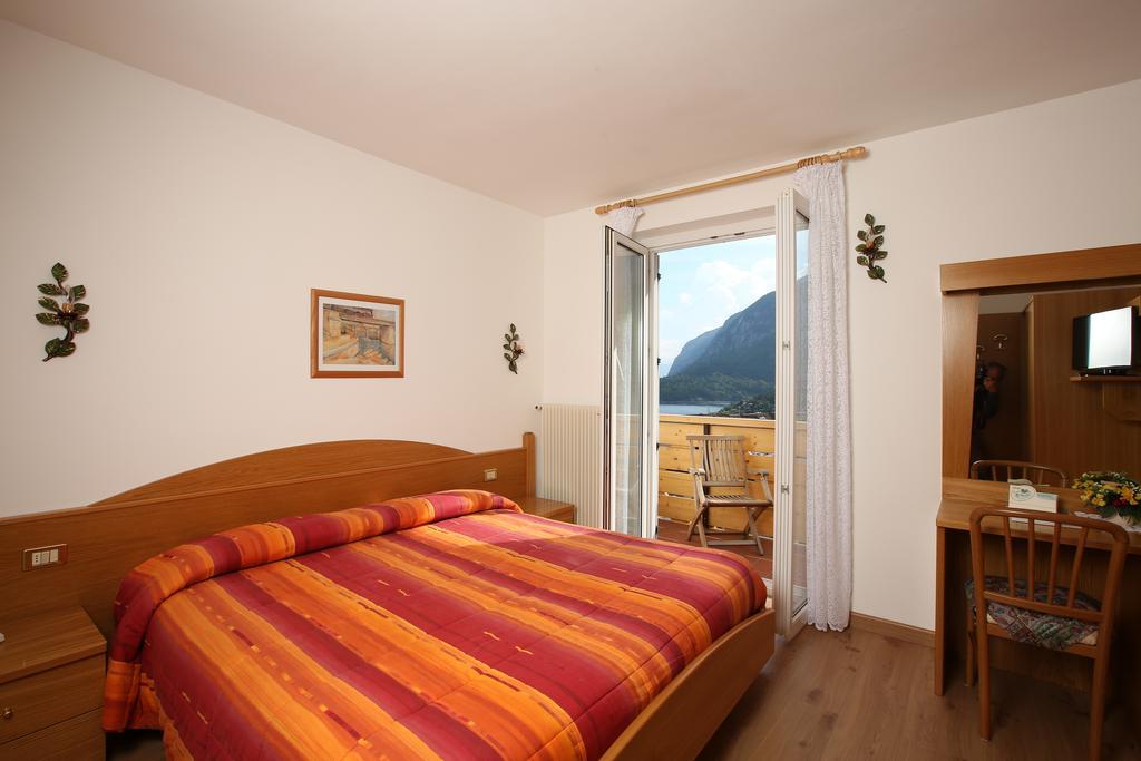 Hotel Garni Villanova Molveno Buitenkant foto